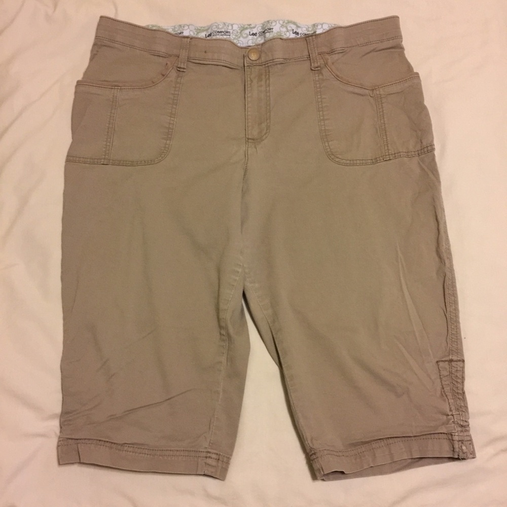 💰FREE IF BUNDLED with Purchase💰Woman's Capris